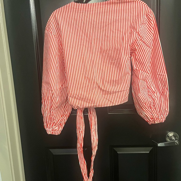 Like New Red and white pinstripe Vneck wrap blouse. Size 4 - Picture 2 of 2